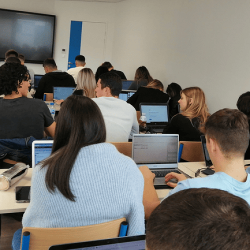 Découvrez Aurélie enseignante auprès des bachelors et mastères en école supérieure